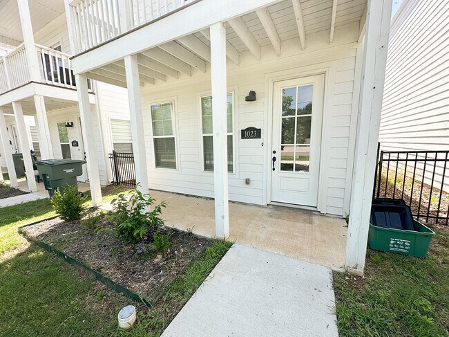 Foto del edificio - 1047 S Hollywood Ave