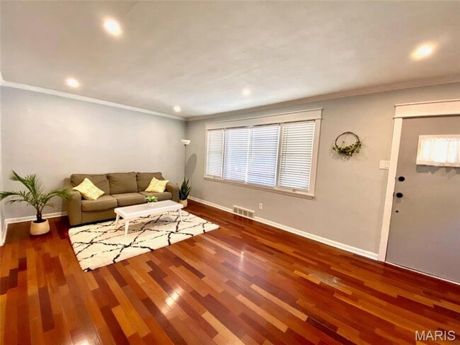 Building Photo - 1516 Yale Ave