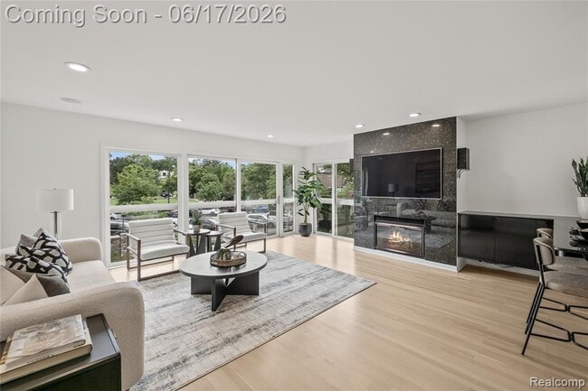Building Photo - 511 Brookside Ave