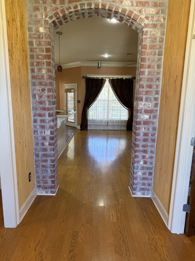 Foto del edificio - 103 Lakeshore Dr