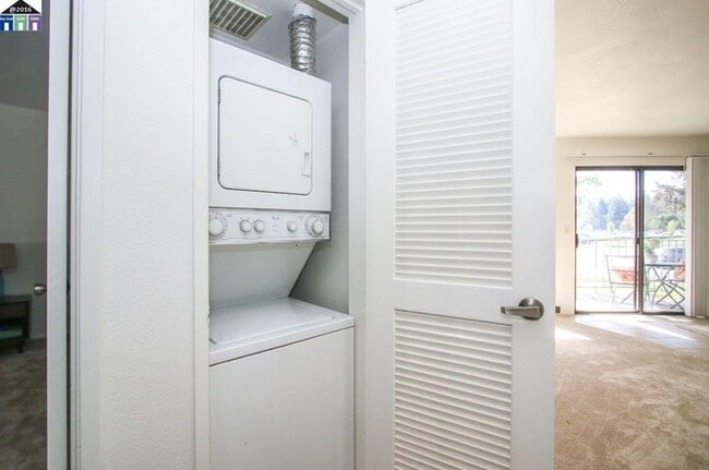 Foto del edificio - 39455 Albany Common