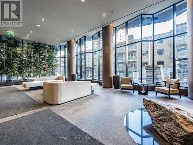 Photo du bâtiment - 110 Broadway Ave