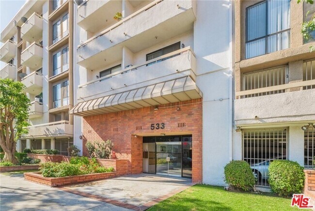 Frente del edificio - 533 S St Andrews Pl