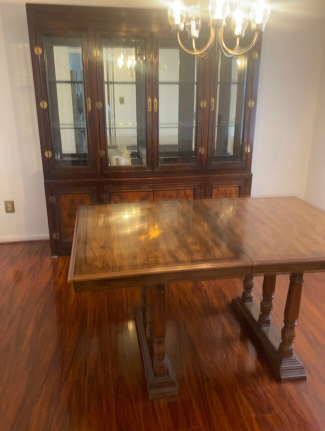 Formal Dinning Room - 817 Falcon Dr