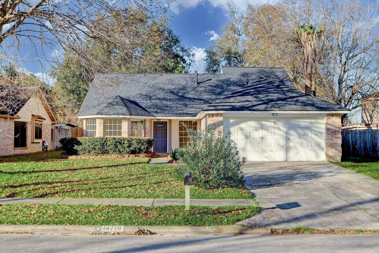 Primary Photo - 14710 Brookside Forest Dr
