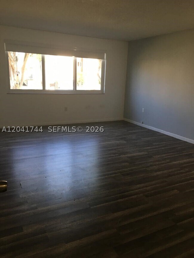 Building Photo - 6930 Miami Gardens Dr