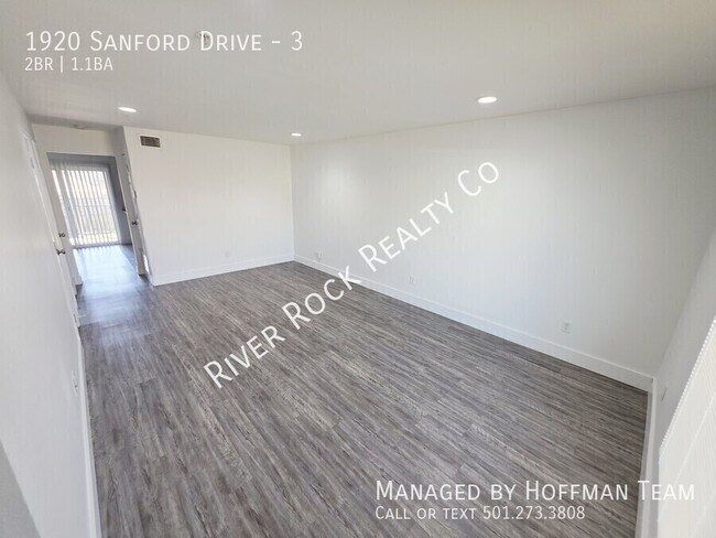 Foto del edificio - 1920 Sanford Dr