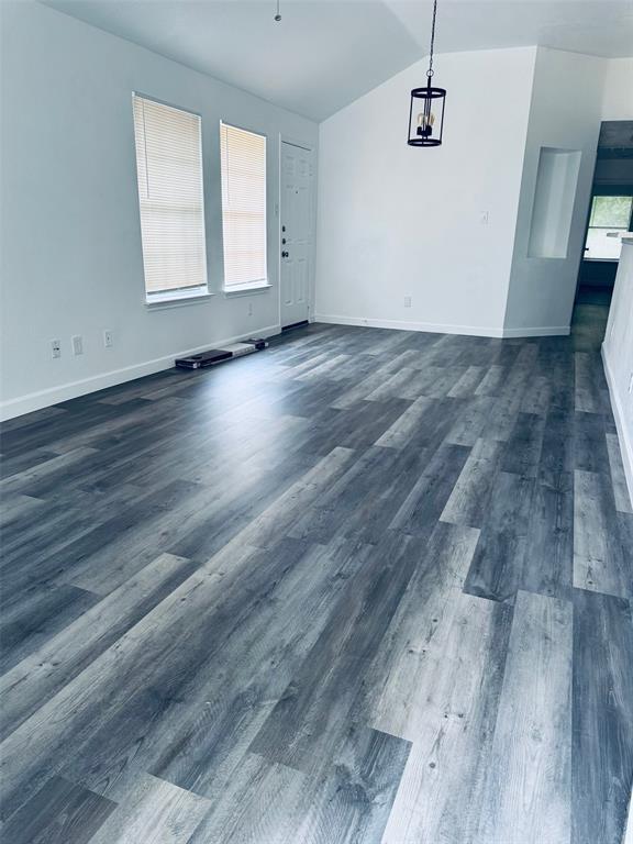 Foto del edificio - 1301 Armadillo Rd