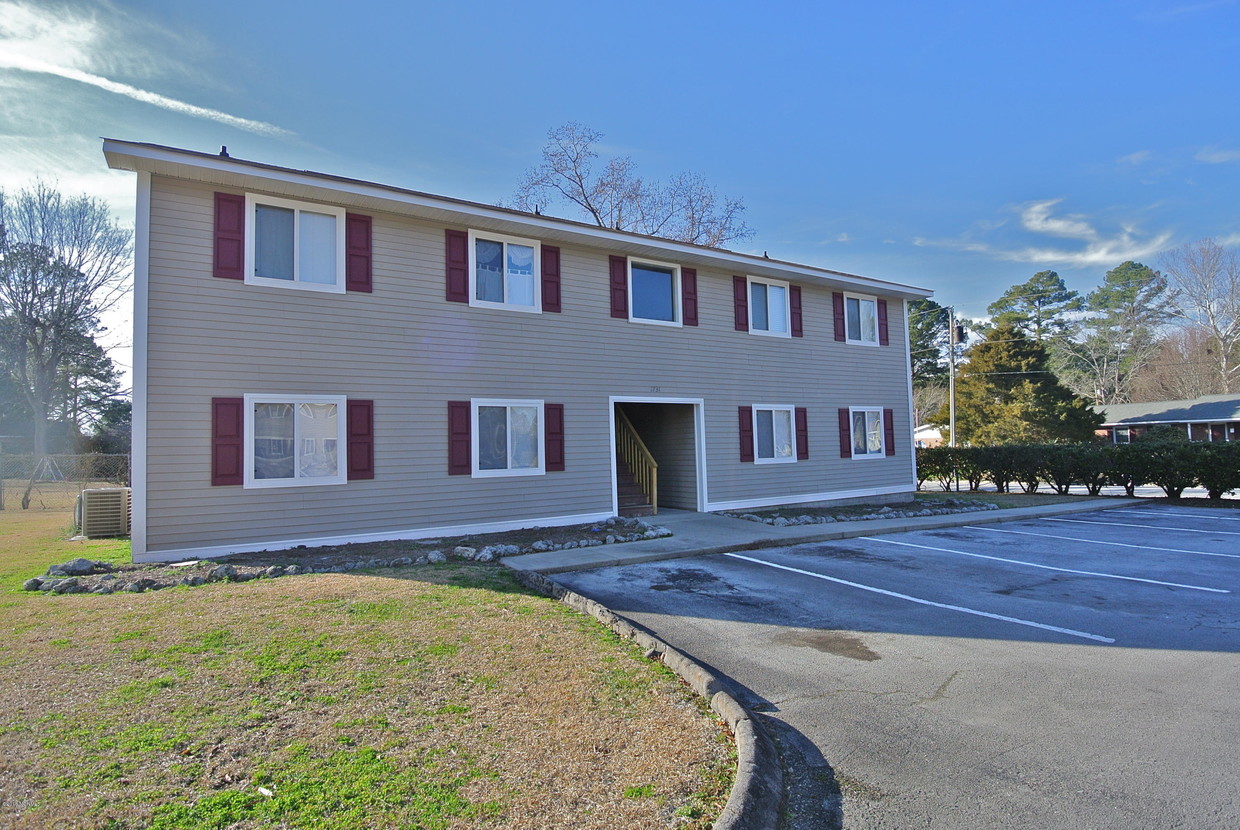 Foto principal - 1727 Elmwood Dr
