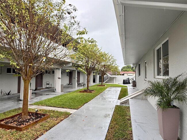 Foto del edificio - 720 NE 7th St