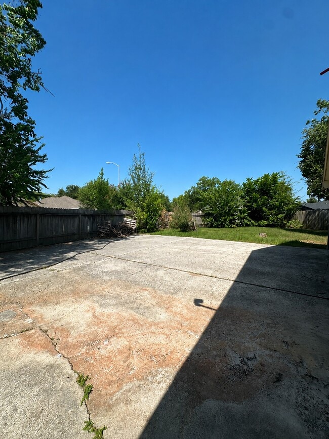Building Photo - 6603 Crakston St