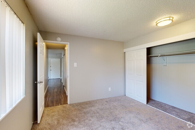 2BR, 1BA - 860SF - Oslo