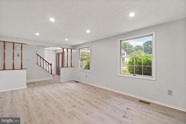 Foto del edificio - 8084 Winding Way Ct