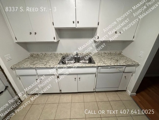 Building Photo - Updated 2 Bed 1 Bath Unit for Rent in Litt...