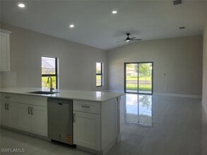 Building Photo - 855 SW 15th Terrace
