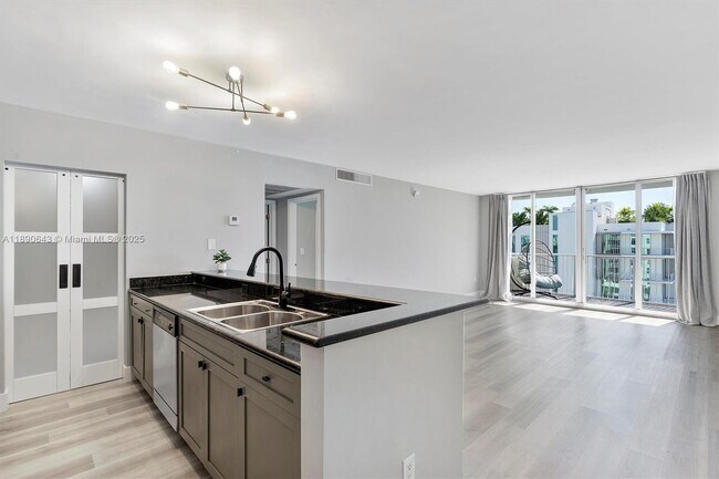 Foto del edificio - 10350 W Bay Harbor Dr