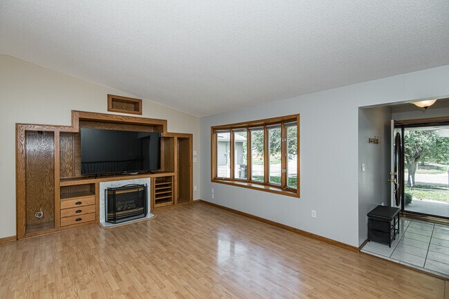 Building Photo - 5019 25th Ave NW