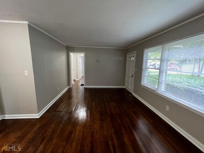 Foto del edificio - 2489 Old Colony Rd