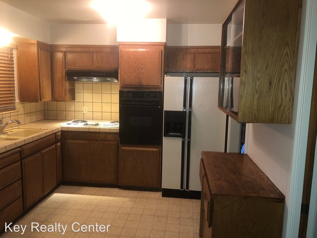 Building Photo - 3 br, 1.5 bath House - 5024 H Parkway