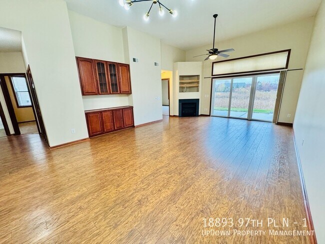Foto del edificio - 18893 97th Pl N