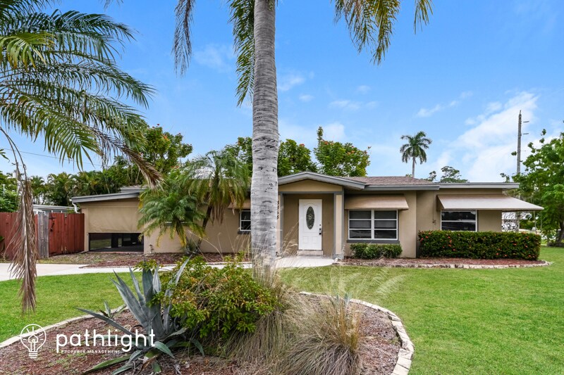 Foto principal - 3853 Lake St