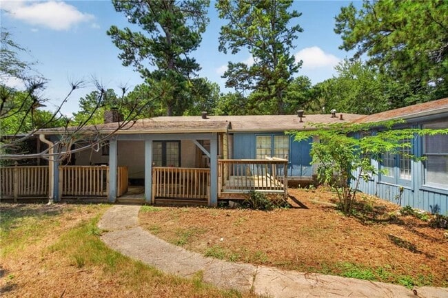 Building Photo - 3292 Holly Springs Rd