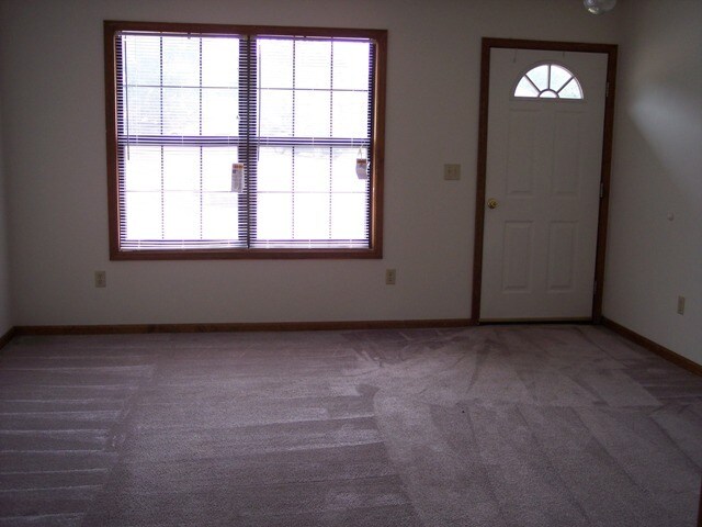 Living room - 708 Streck Ct