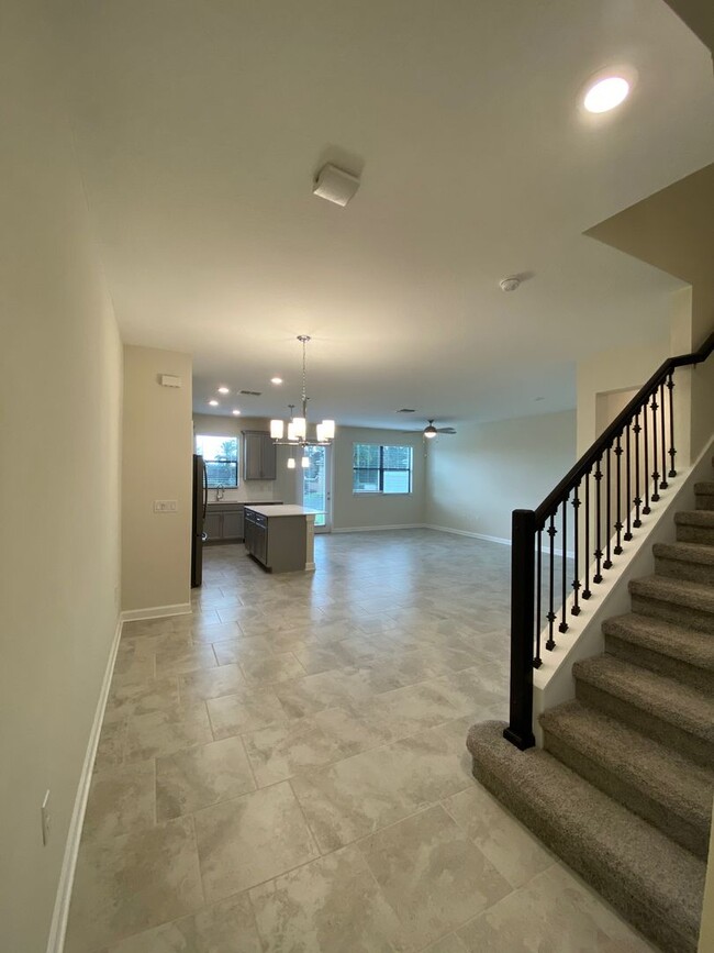Foto del edificio - 3 BED 2.5 BATH TOWNHOME IN THE VISTAS AT C...