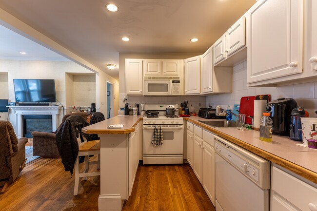 Foto del edificio - 303 W 3rd St