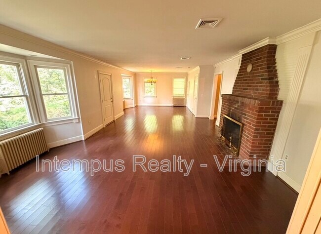 Building Photo - 7104 Triad Way