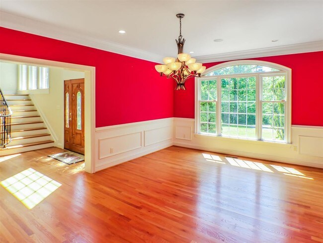 Foto del edificio - 4880 Ivy Rd