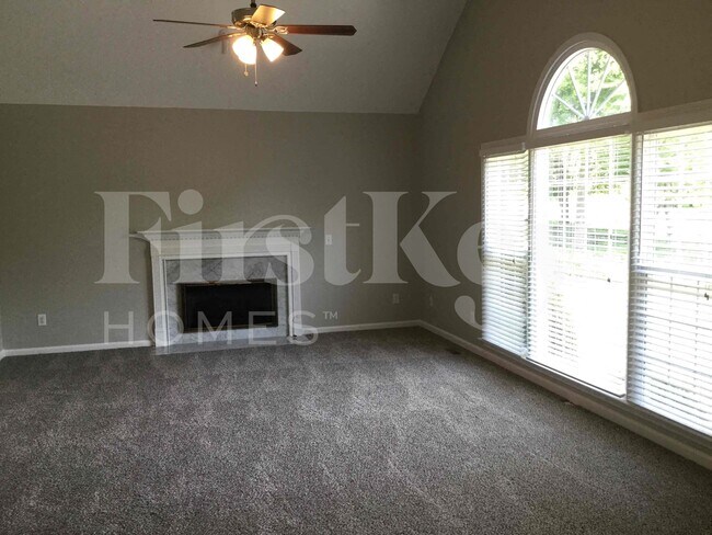 Foto del edificio - 8130 Stonebrook Dr