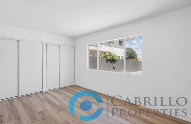 Foto del edificio - 207 E 1st St