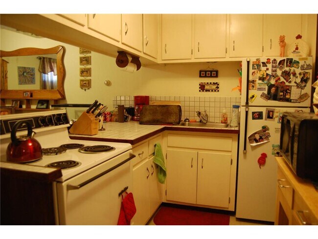 Building Photo - 1110 Wyldwood Ln NE