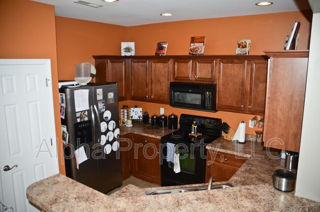 Foto del edificio - 135 Raven Hill Way