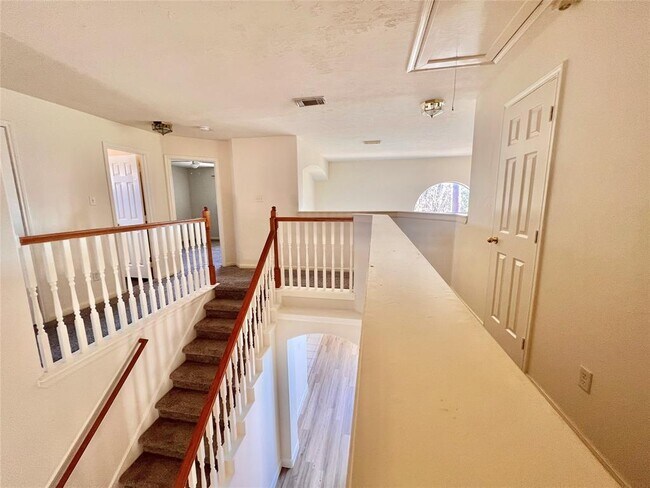Foto del edificio - 8530 Regalbrook Dr