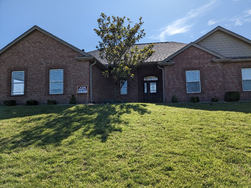 915 Golden Eye Ct, Ashland, MO 65010 House Rental in Ashland, MO