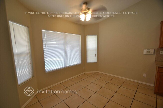 Foto del edificio - 8554 W Holly St