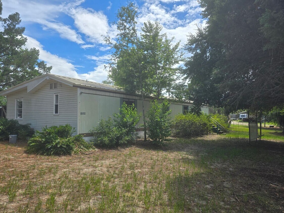 719 FL26, Melrose, FL 32666 House Rental in Melrose, FL
