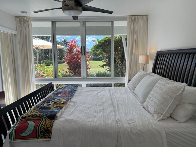 Building Photo - 1221 Hillsboro Mile