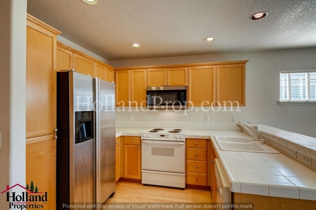Building Photo - Beautiful Bethany Home in Quiet Neighborhood