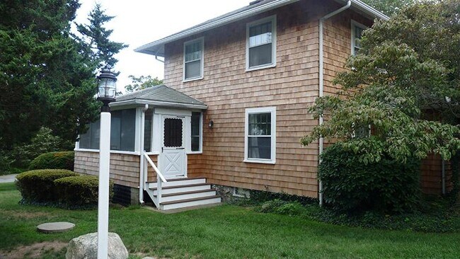 Building Photo - 90 Spring Rd