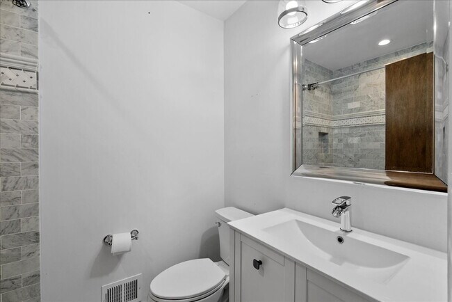 Building Photo - Rare Opportunity in the Heart of Ballston!