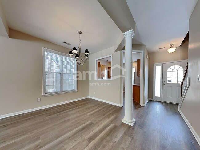 Foto del edificio - 216 Haywood Ln