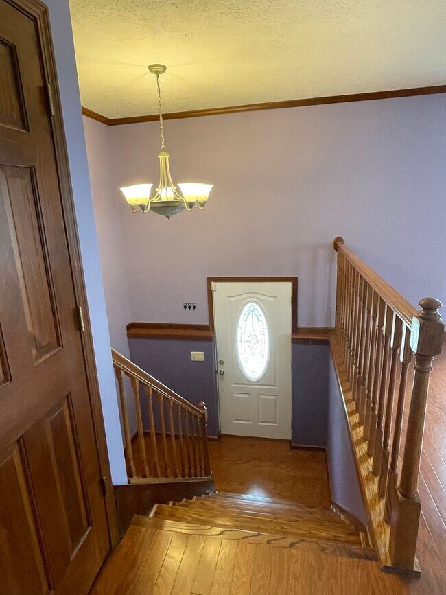 Foto del edificio - Three-Bedroom Two Bath Townhome in Charleston Cross Lanes Area