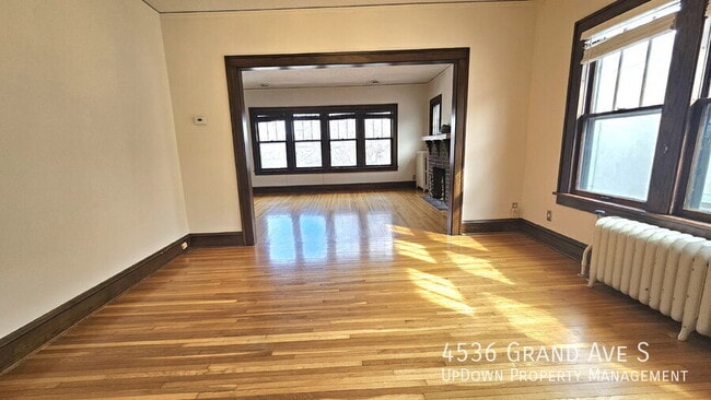 Foto del edificio - 4536 Grand Ave S