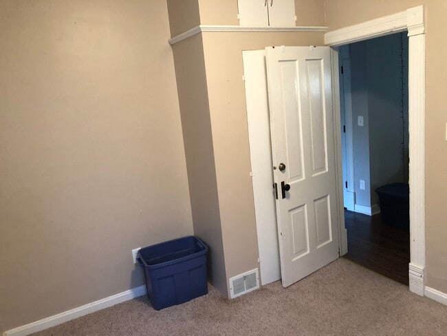 Building Photo - 2109 Walnut St