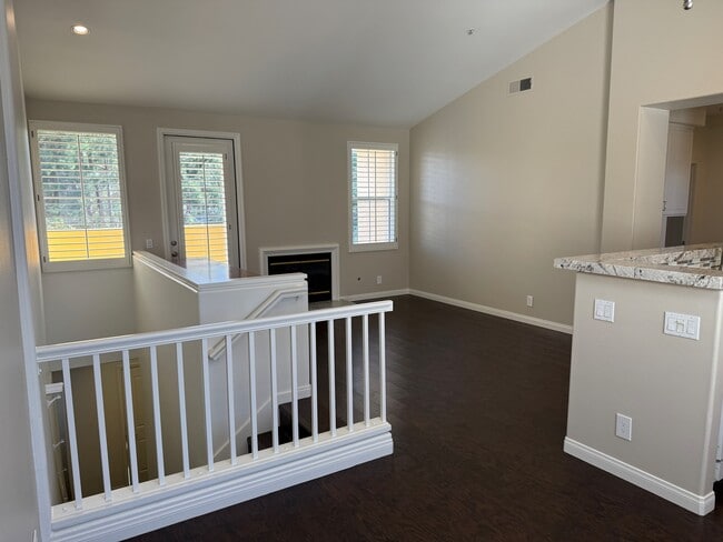 Building Photo - 1602 Reggio Aisle