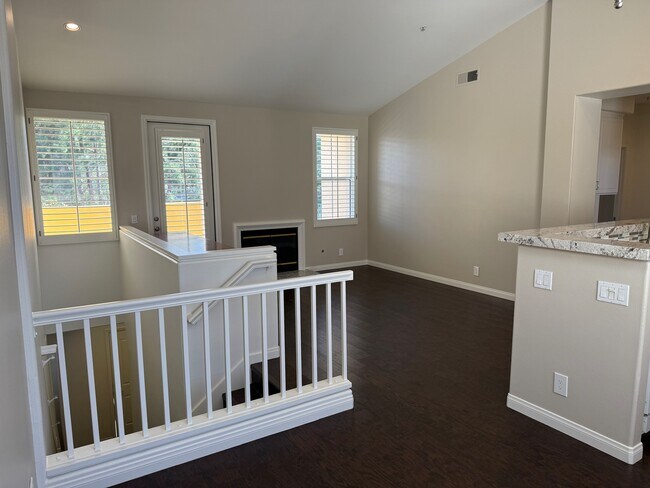 Foto del edificio - 1602 Reggio Aisle