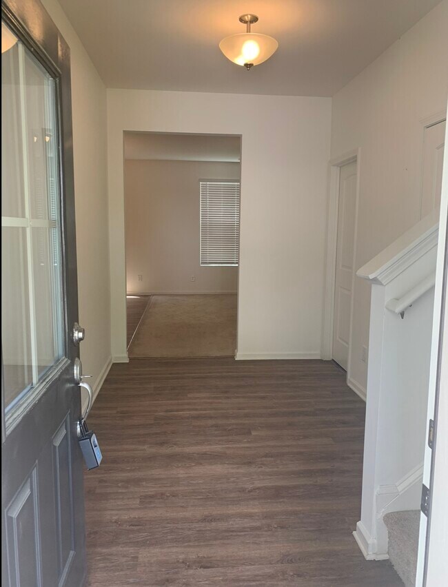 Foto del edificio - 3512 Slippery Elm Dr